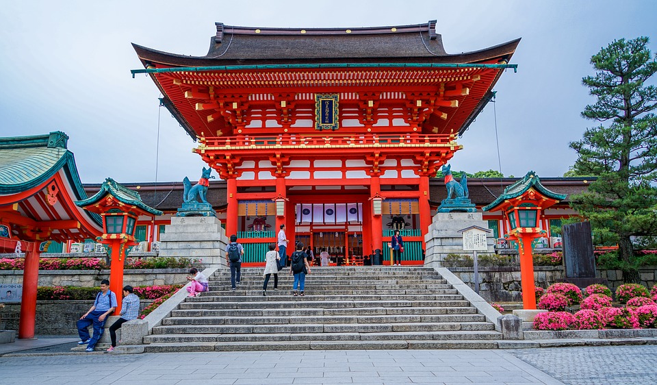 Fushimi Inari Shrine, one of the unique Kyoto traditions