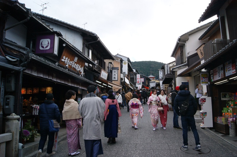 Kyoto traditional streets with many visitors on New Year