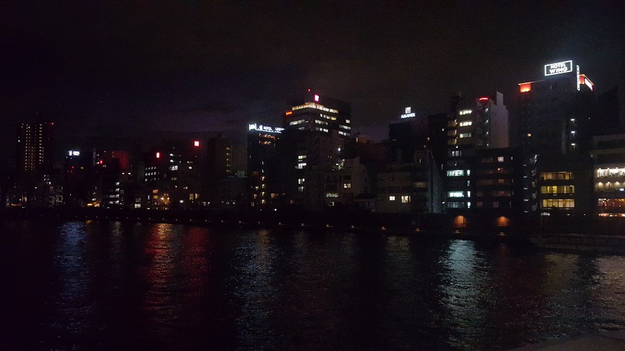 Soft Sumida light off the thunderous thoroughfares of Asakusa