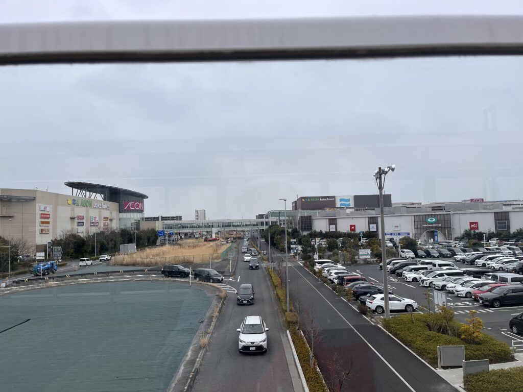 Expansive parking lots surrounding the Aeon Laketown complex in Koshigaya.
